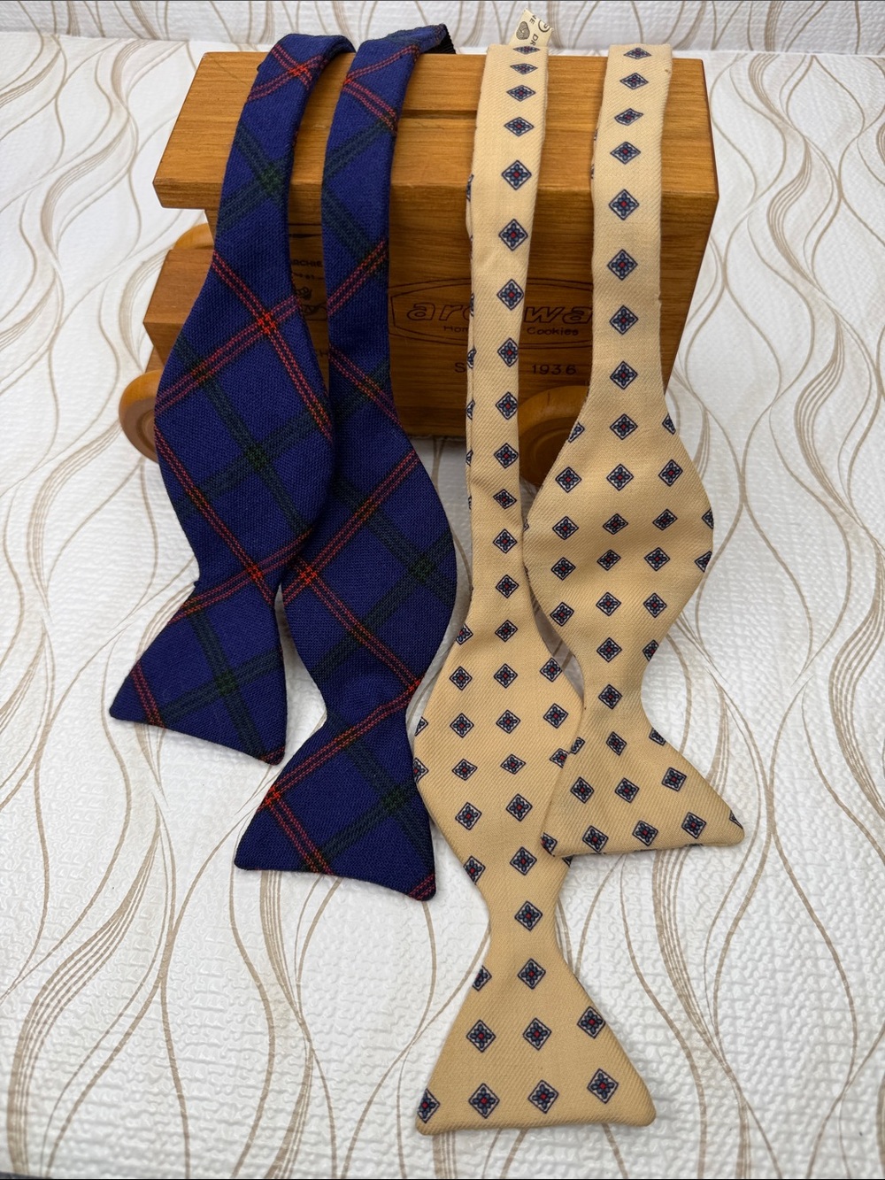 Harrods Navy Plaid and Beige Diamond Self-Tie Wool Bow Ties England